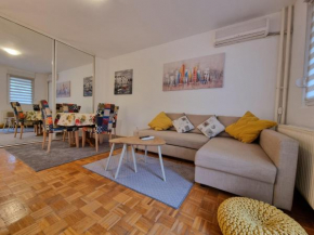 Simeon Apartment